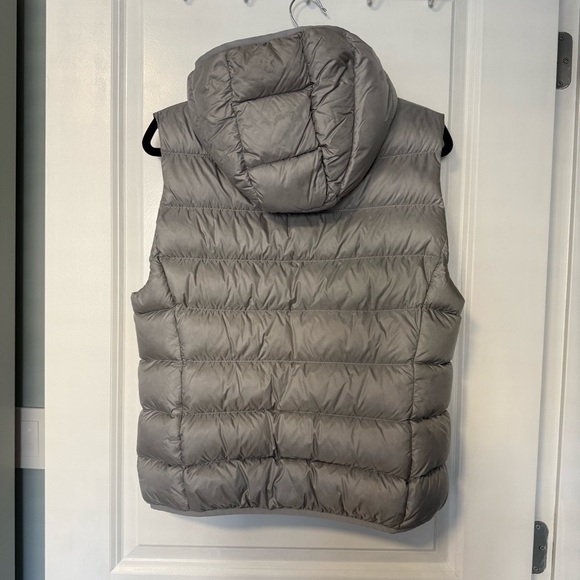 Aritzia TNA The Little Puff™ Vest - Picture 2 of 4